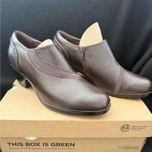Clarks Woman’s Dark Brown Leather Booties Boots 9 1/2 New